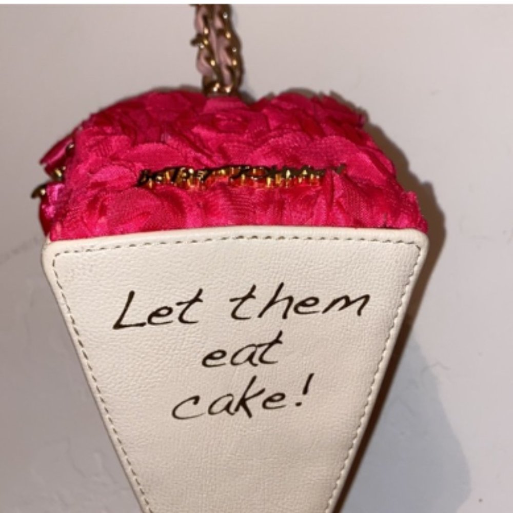 Betsey Johnson LETS EAT CAKE WRISTLET-COLLECTIBLE - Picture 4 of 9